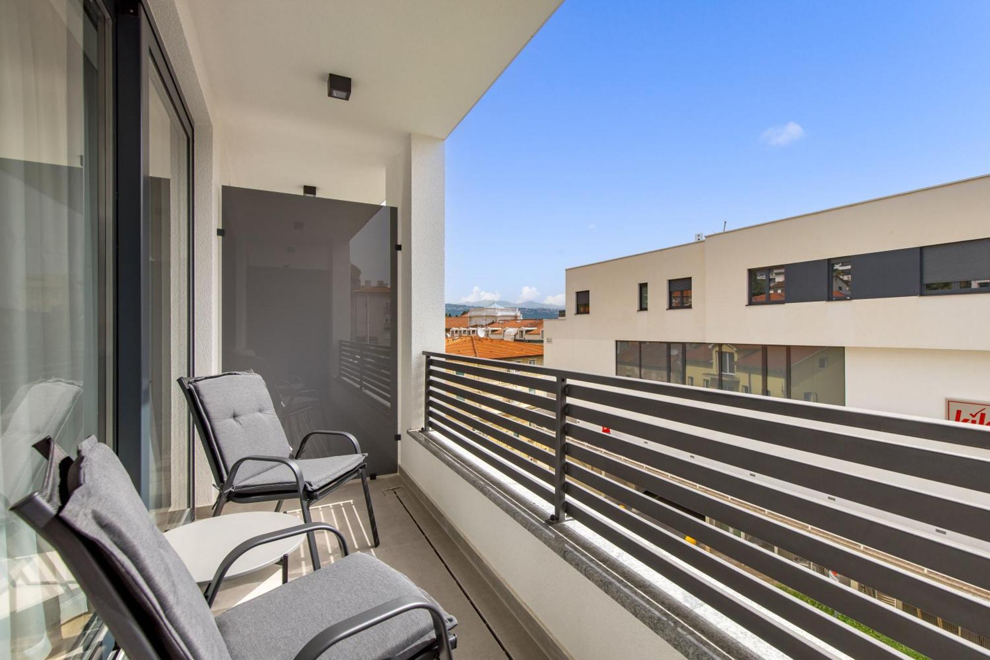 Belinda Apartments With Balcony & Private Parking Опатия Экстерьер фото