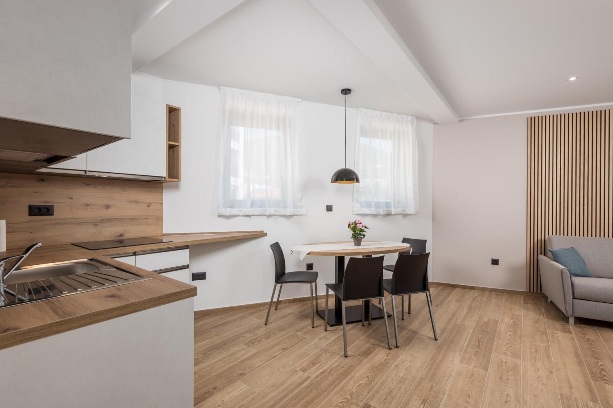 Belinda Apartments With Balcony & Private Parking Опатия Экстерьер фото